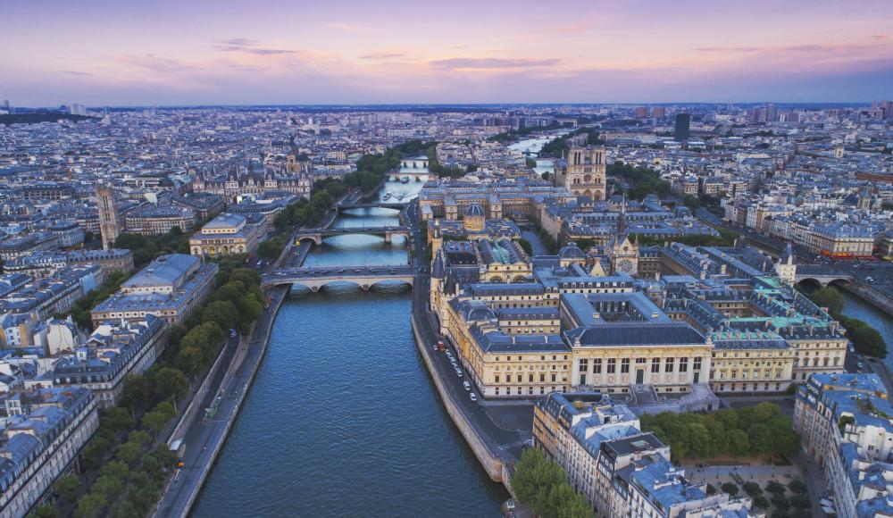 Hotel near Seine River