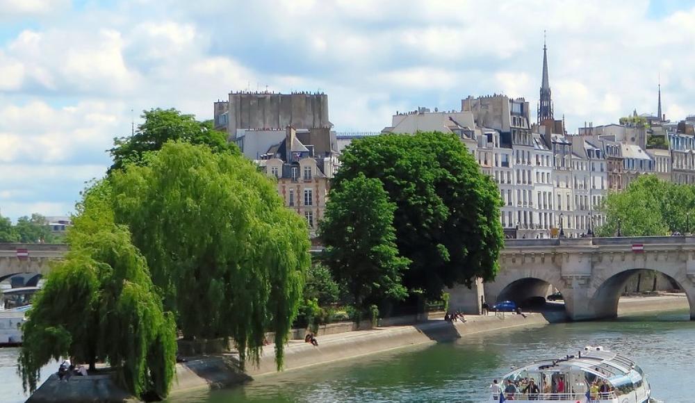 Romantic places to stay in Paris